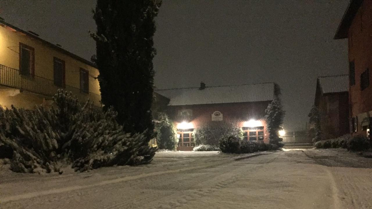 Mediglia Agriturismo Cascina Maiocca מראה חיצוני תמונה